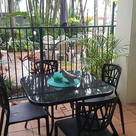 Apartamento Casa Borghese Holiday Let Cairns Exterior foto