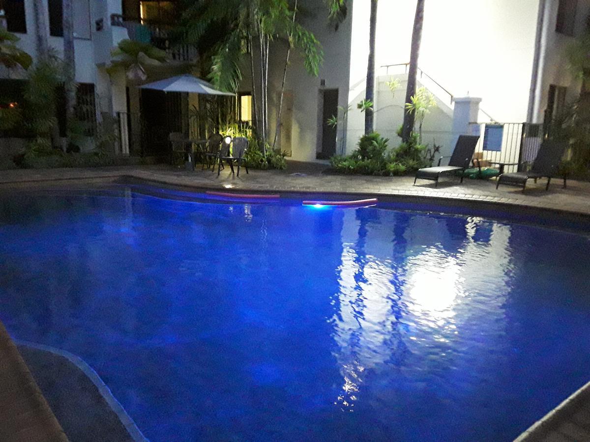 Apartamento Casa Borghese Holiday Let Cairns Exterior foto